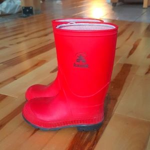 Red kamik size 9 rain boots